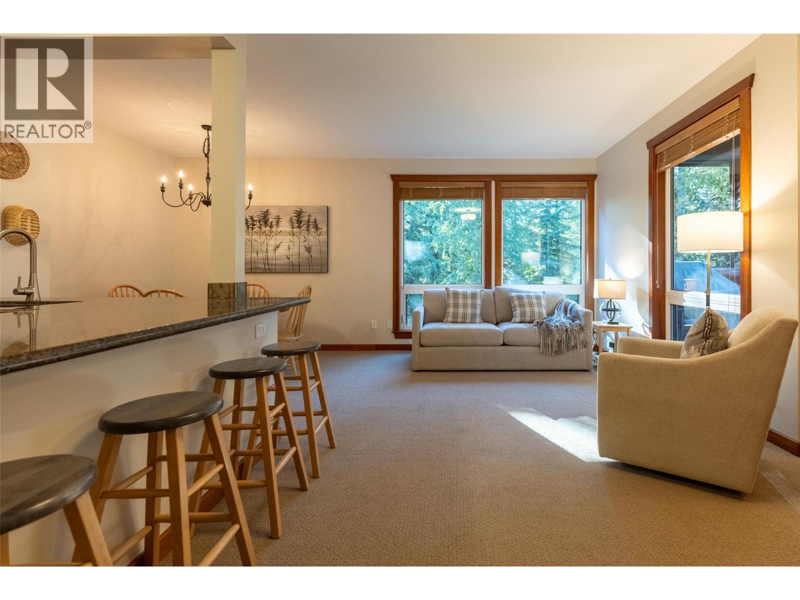 4576 Timberline Crescent Unit# 4, Fernie, BC - Indoor Photo Showing Living Room