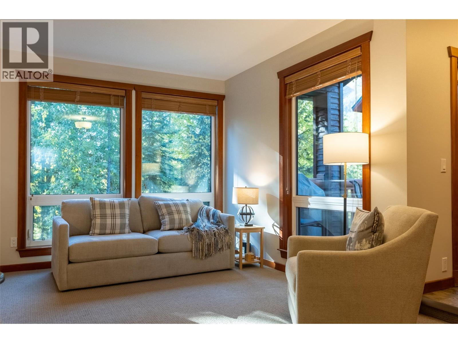 4576 Timberline Crescent Unit# 4, Fernie, BC - Indoor Photo Showing Living Room