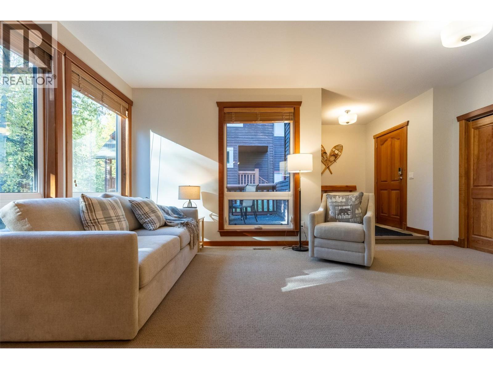 4576 Timberline Crescent Unit# 4, Fernie, BC - Indoor Photo Showing Living Room