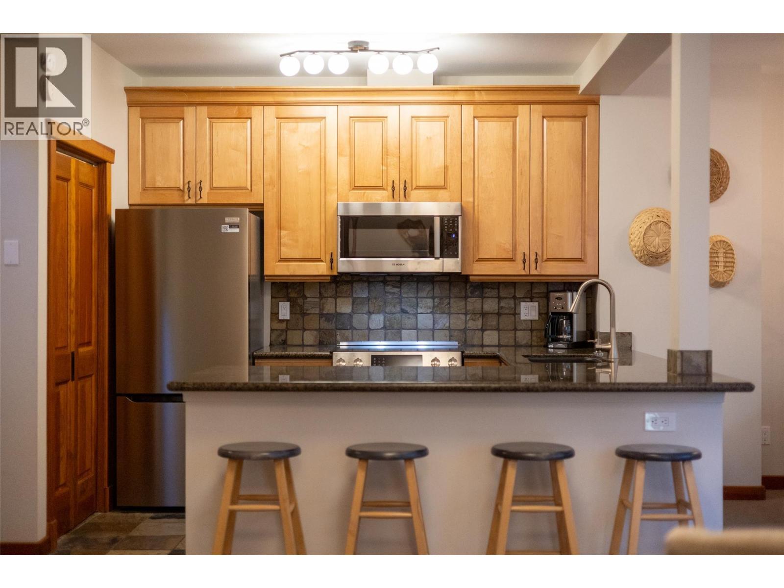 4576 Timberline Crescent Unit# 4, Fernie, BC - Indoor Photo Showing Kitchen