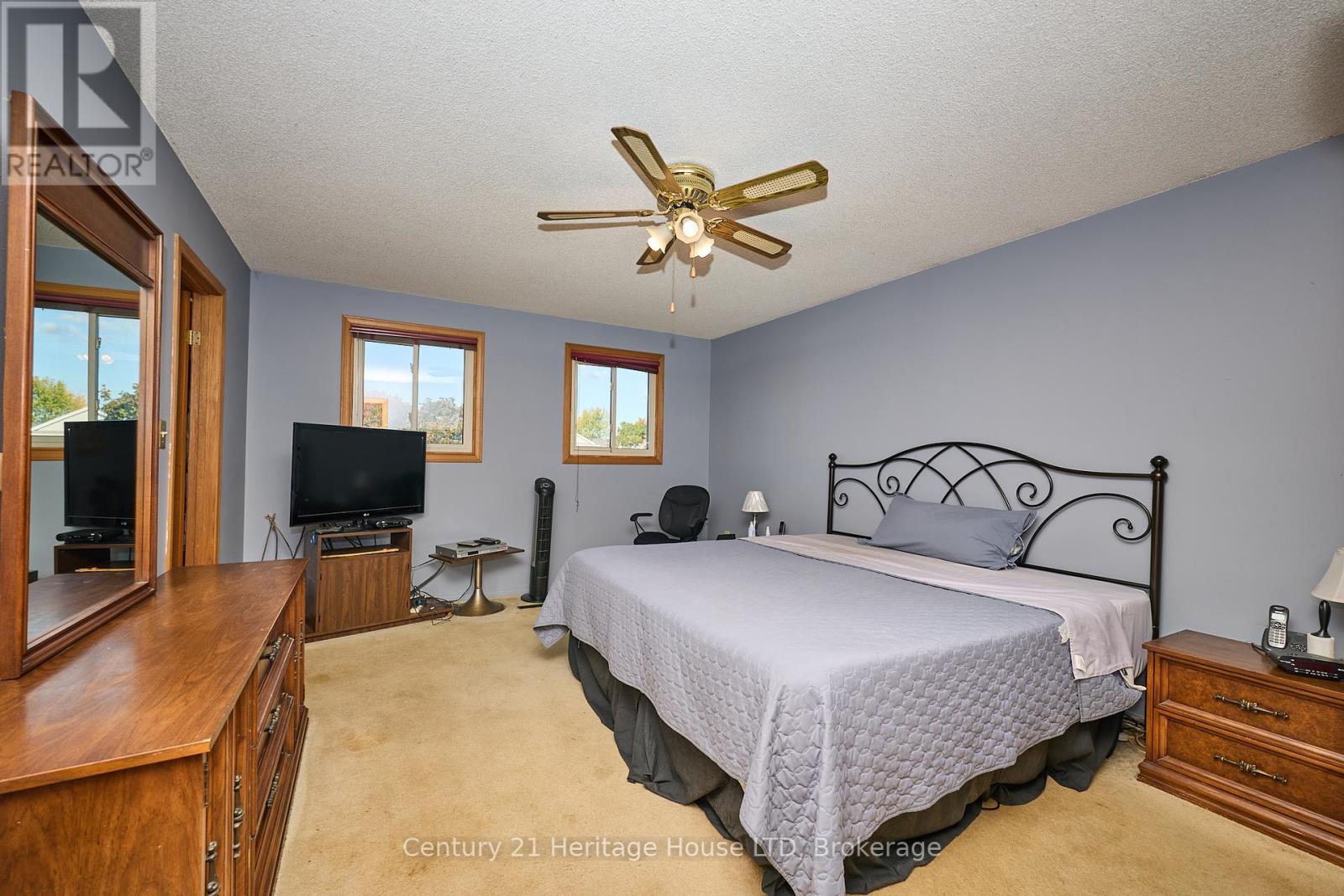 18 Bascary Crescent, St. Catharines (Rykert/Vansickle), ON - Indoor Photo Showing Bedroom