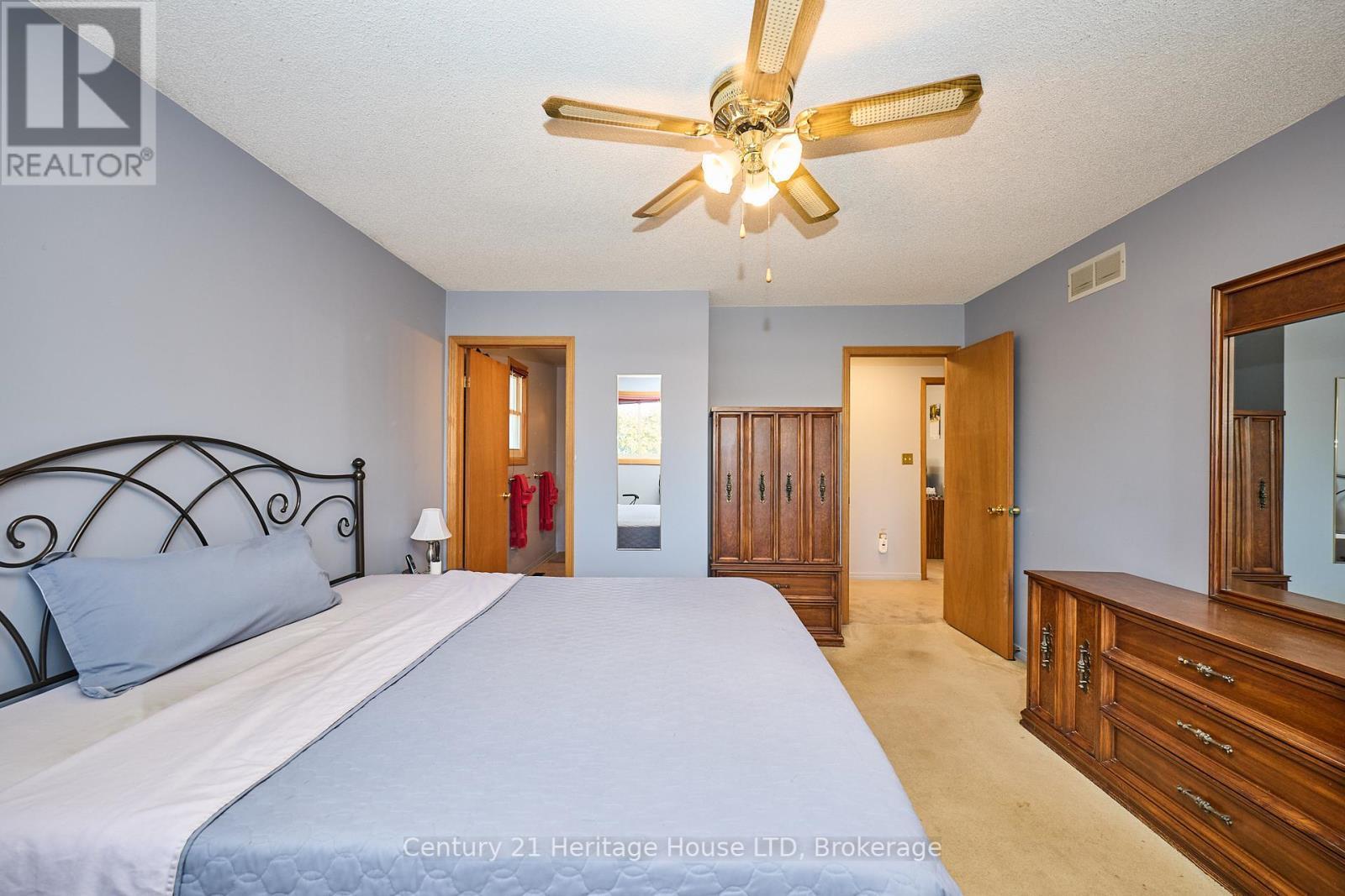 18 Bascary Crescent, St. Catharines (Rykert/Vansickle), ON - Indoor Photo Showing Bedroom