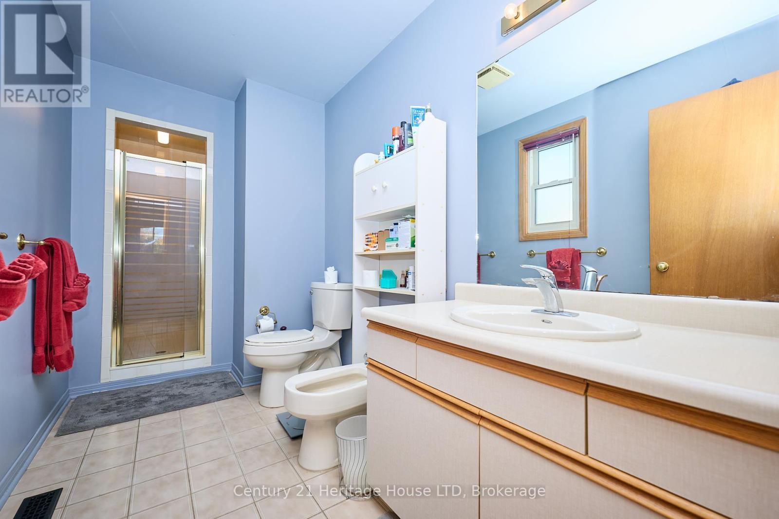 18 Bascary Crescent, St. Catharines (Rykert/Vansickle), ON - Indoor Photo Showing Bathroom