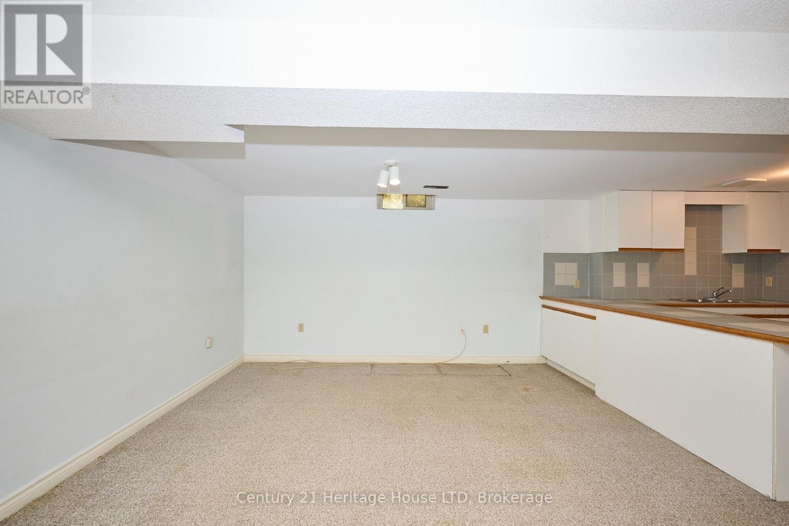 18 Bascary Crescent, St. Catharines (Rykert/Vansickle), ON - Indoor