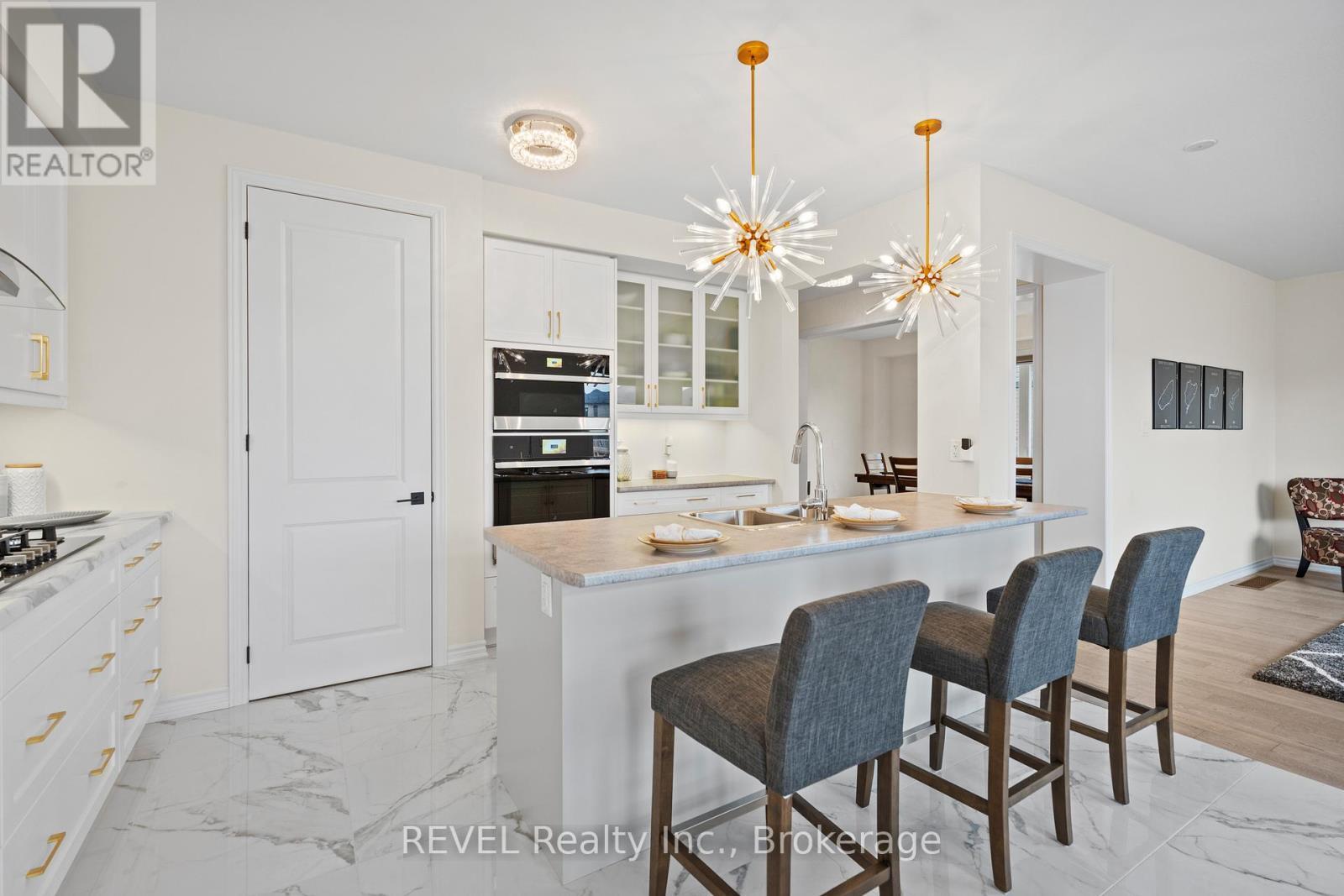 80 Explorer Way, Thorold (Rolling Meadows), ON - Indoor Photo Showing Kitchen With Upgraded Kitchen