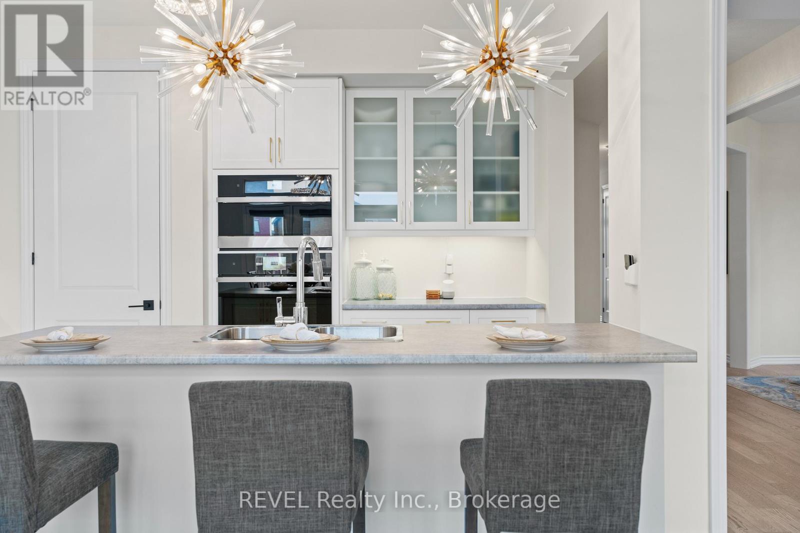 80 Explorer Way, Thorold (Rolling Meadows), ON - Indoor Photo Showing Kitchen With Upgraded Kitchen