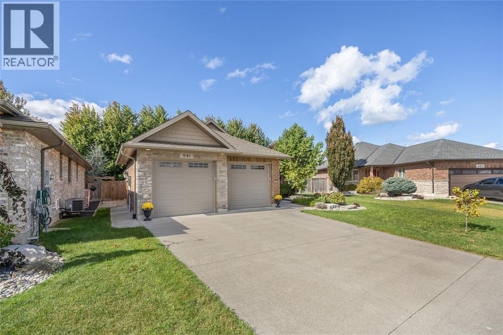 841 Manhattan Drive, Sarnia, ON - Outdoor