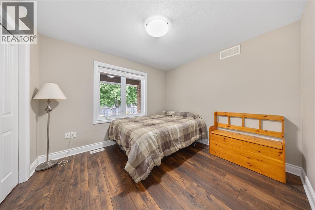 841 Manhattan Drive, Sarnia, ON - Indoor Photo Showing Bedroom