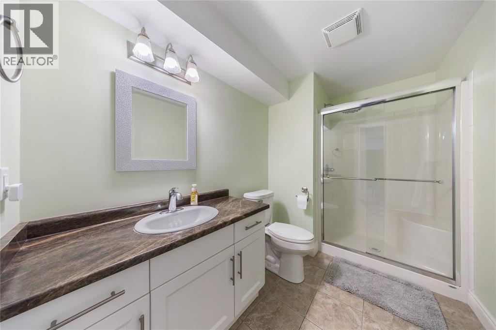 841 Manhattan Drive, Sarnia, ON - Indoor Photo Showing Bathroom