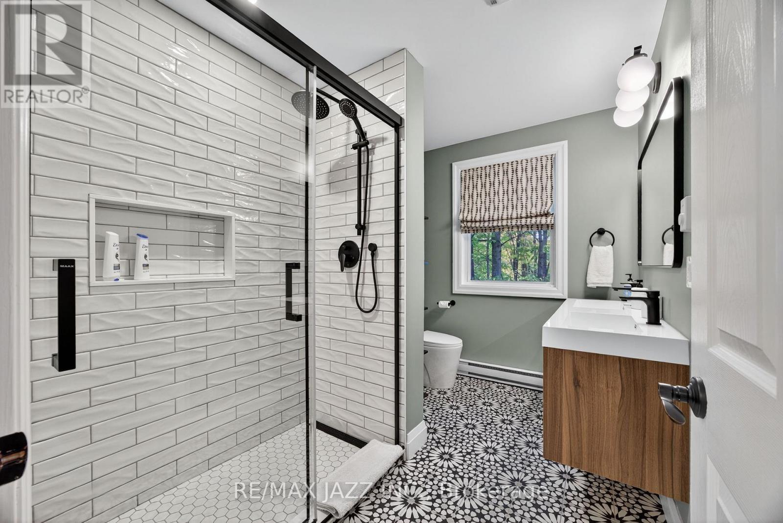 170 Raglan Street, Grey Highlands, ON - Indoor Photo Showing Bathroom