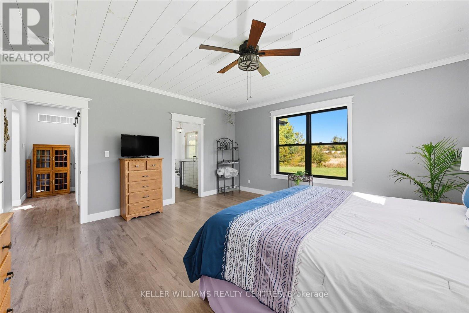 11601 Concession 3 Road, Uxbridge, ON - Indoor Photo Showing Bedroom