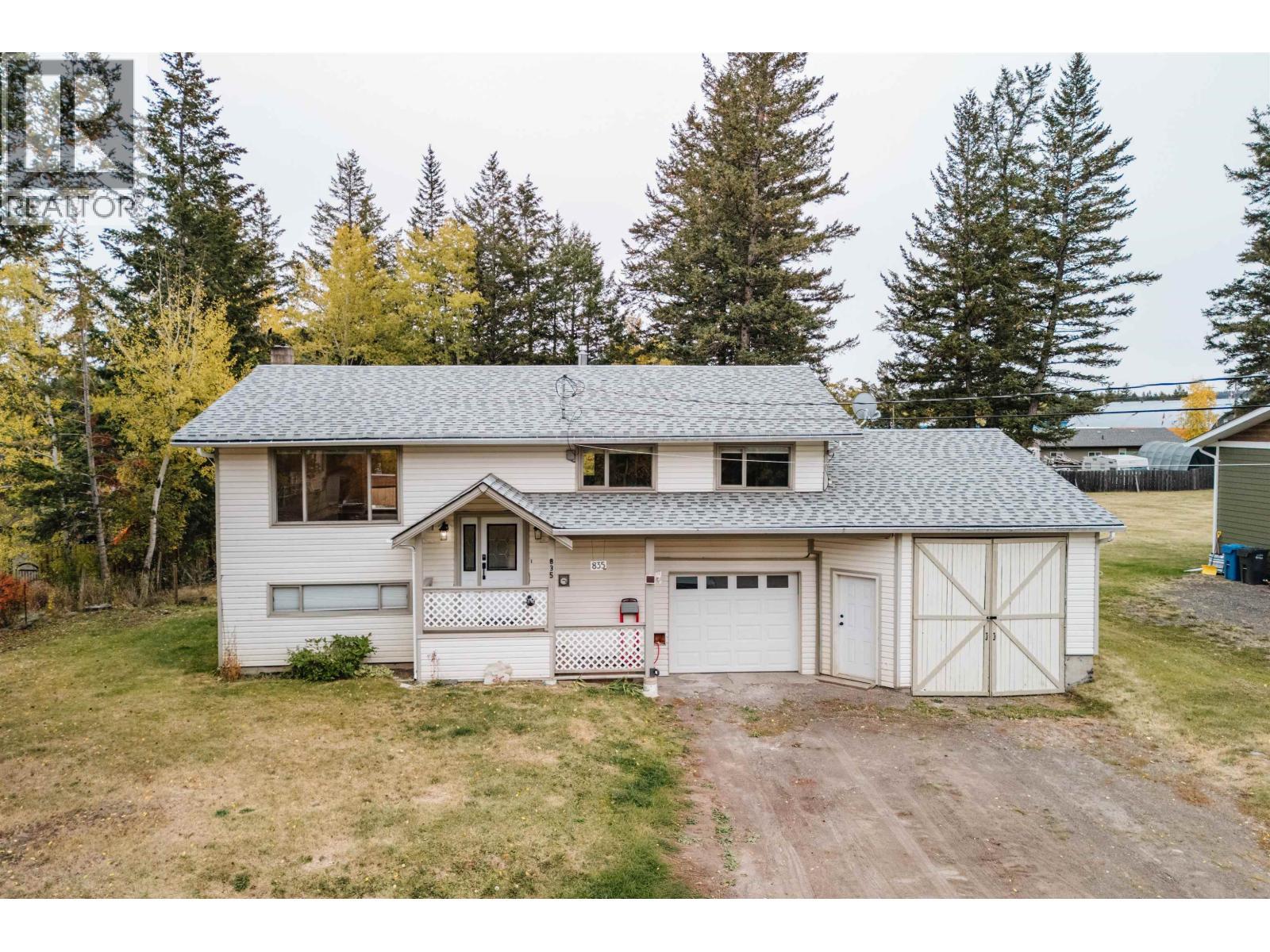 835 Spruce Avenue, 100 Mile House, BC - Outdoor