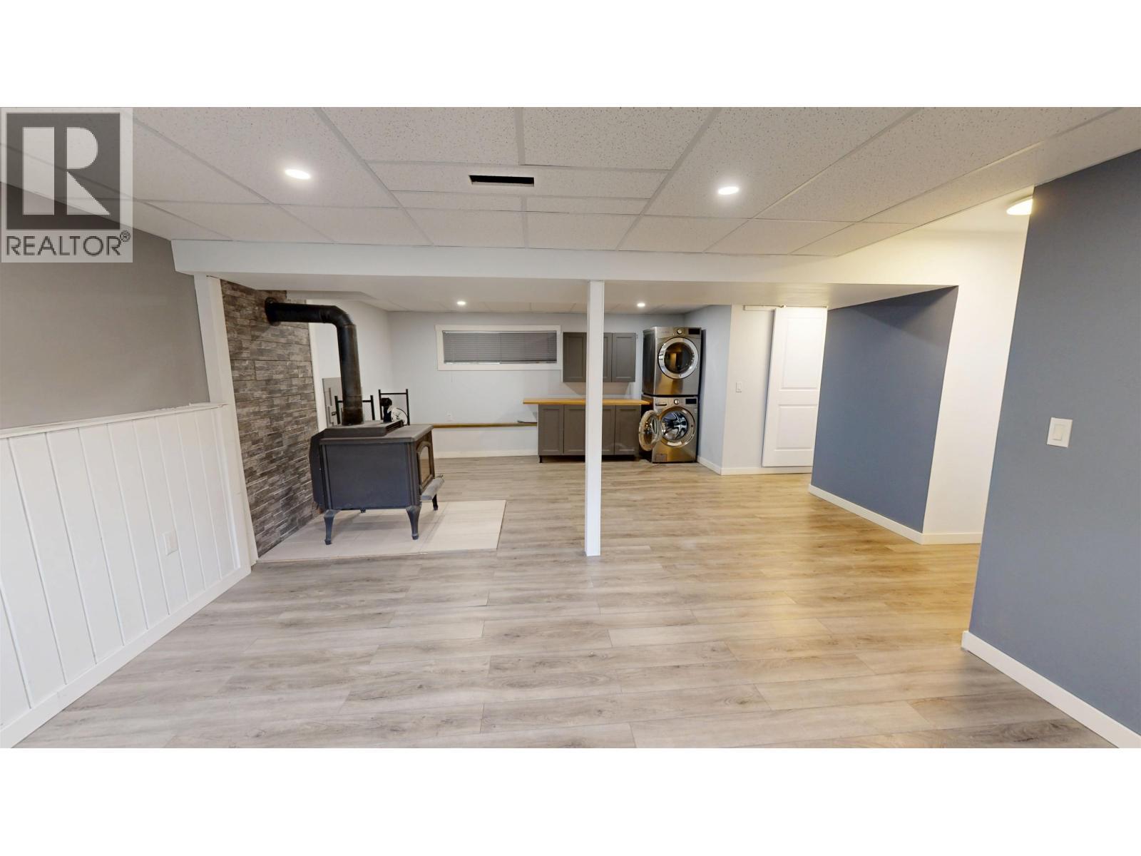 835 Spruce Avenue, 100 Mile House, BC - Indoor