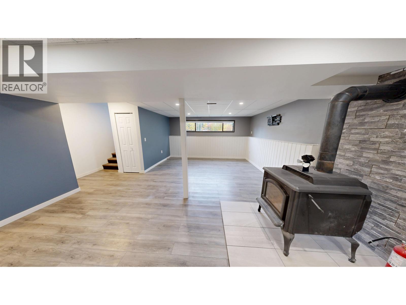 835 Spruce Avenue, 100 Mile House, BC - Indoor