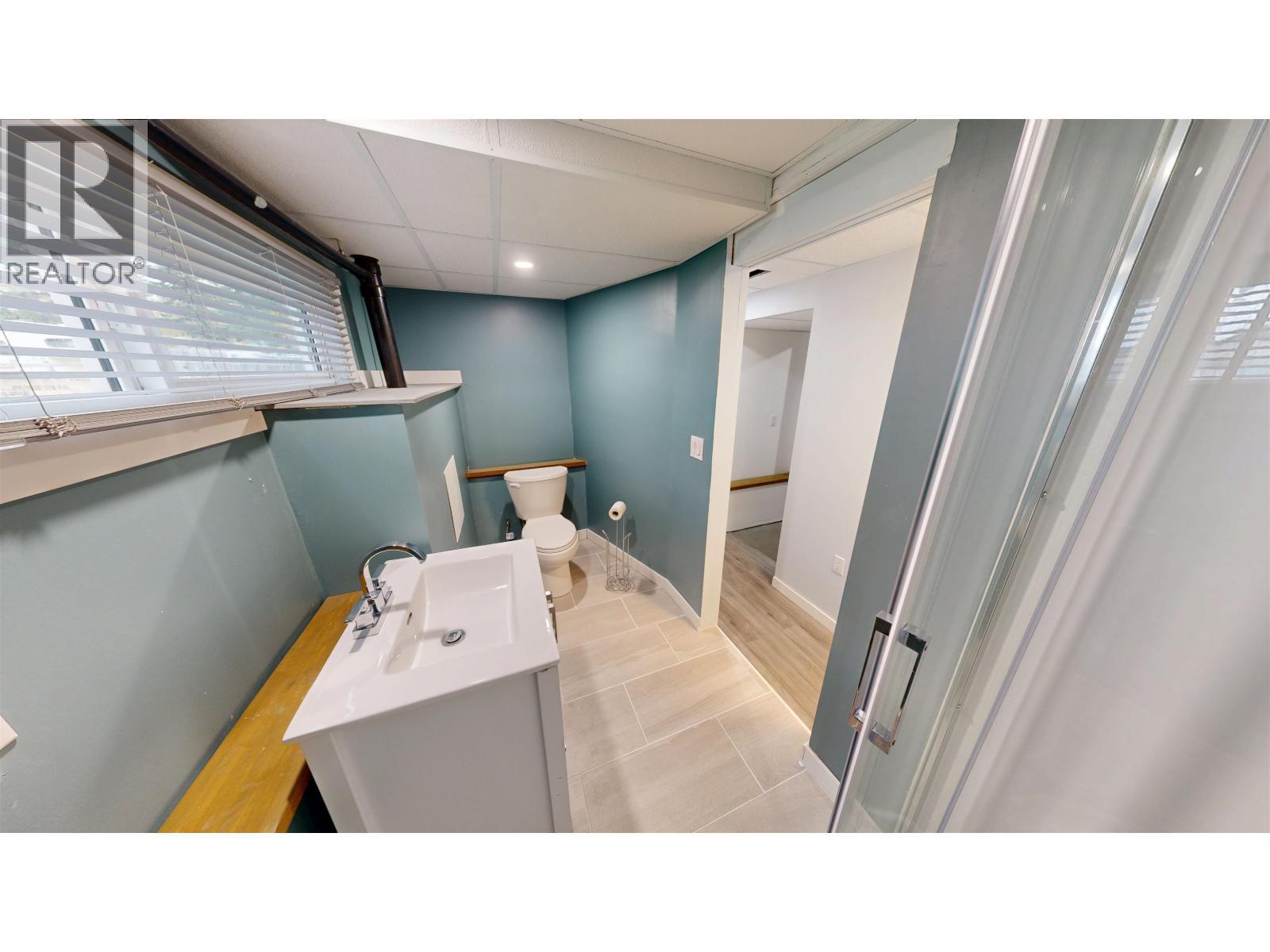 835 Spruce Avenue, 100 Mile House, BC - Indoor