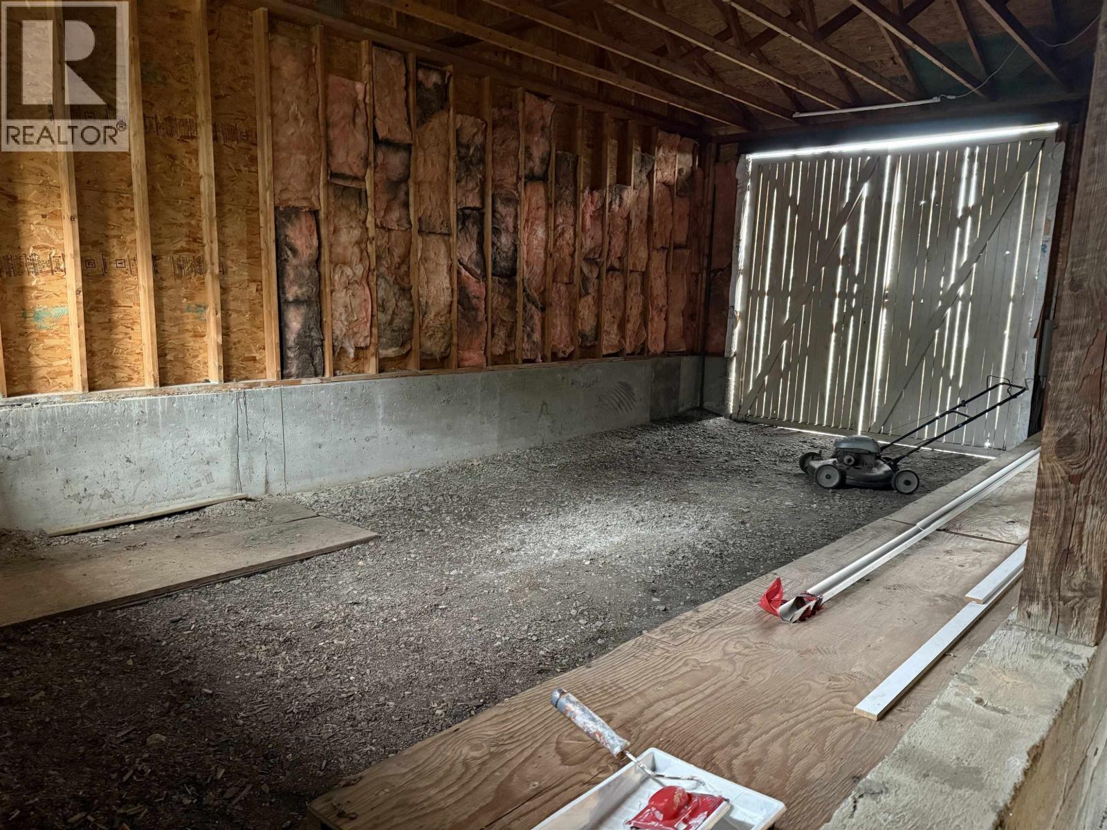 835 Spruce Avenue, 100 Mile House, BC - Indoor Photo Showing Basement