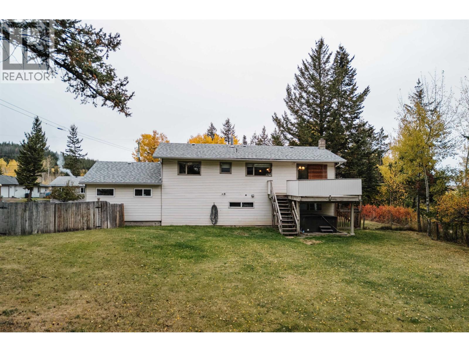 835 Spruce Avenue, 100 Mile House, BC - Outdoor