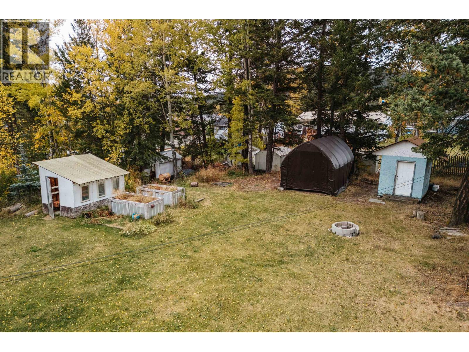 835 Spruce Avenue, 100 Mile House, BC - Outdoor