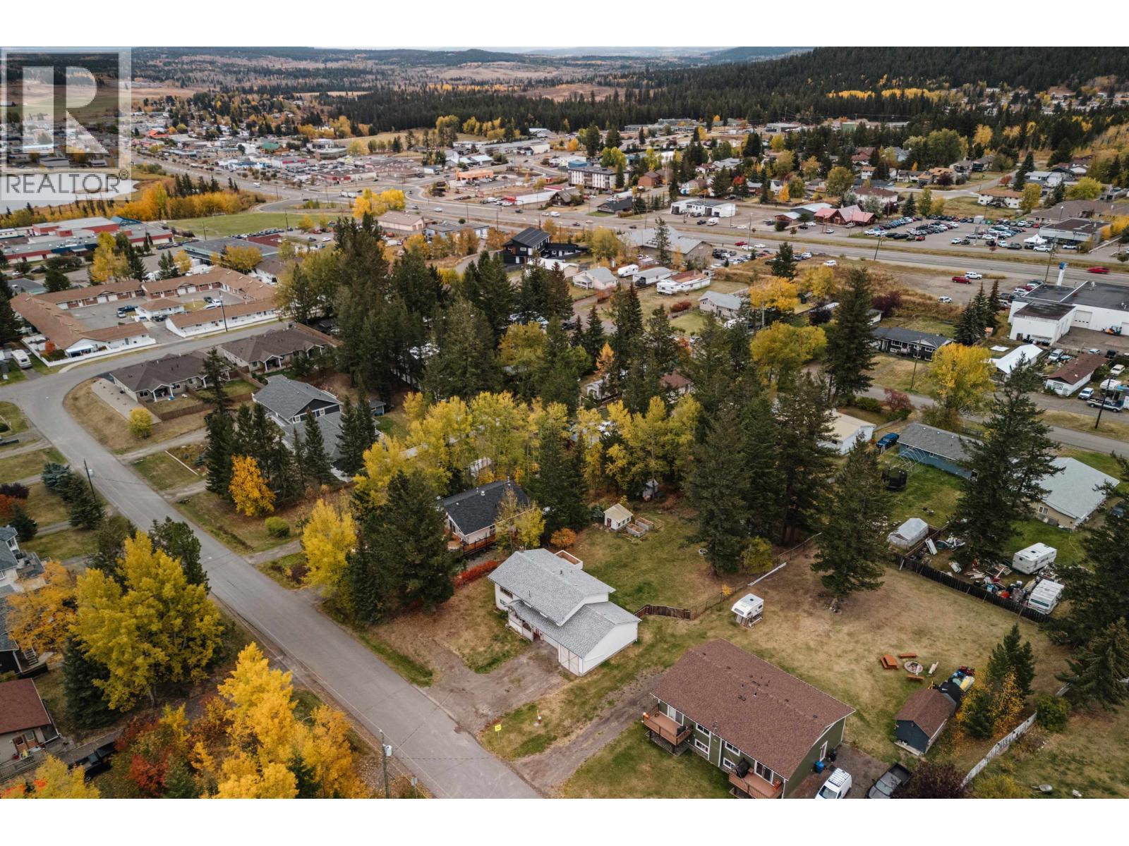 835 Spruce Avenue, 100 Mile House, BC - Outdoor With View