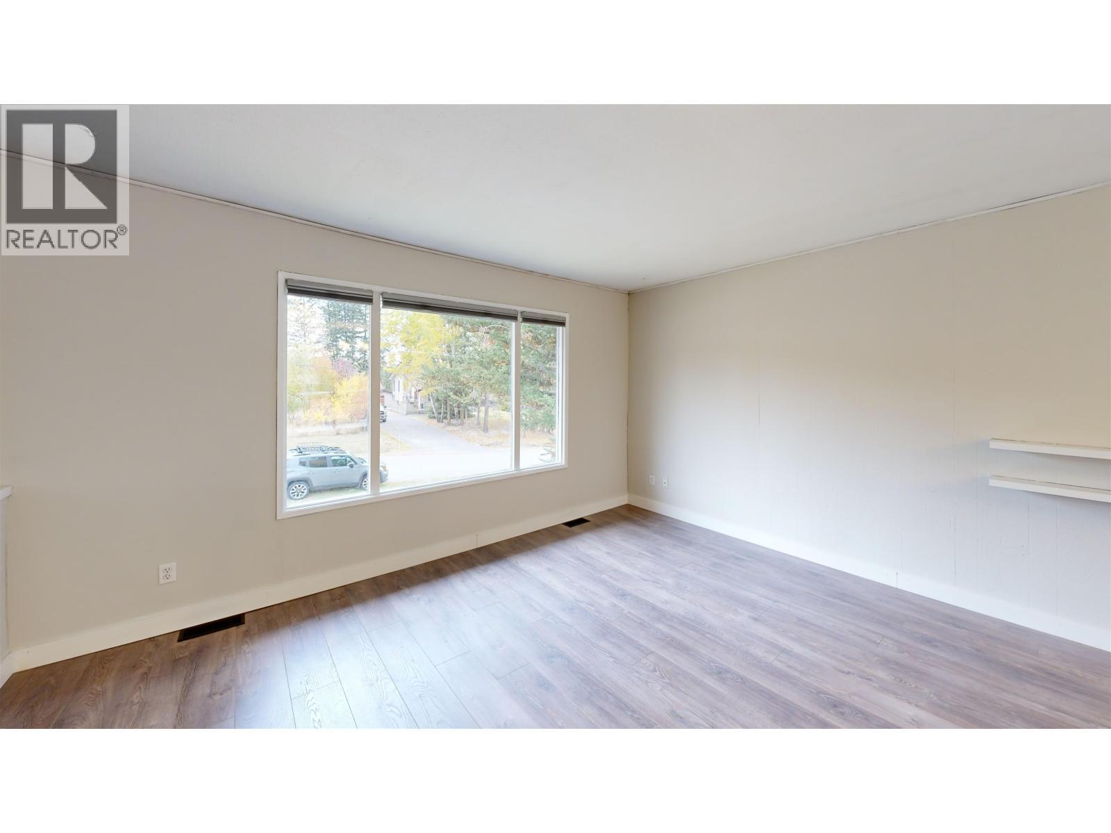 835 Spruce Avenue, 100 Mile House, BC - Indoor Photo Showing Other Room