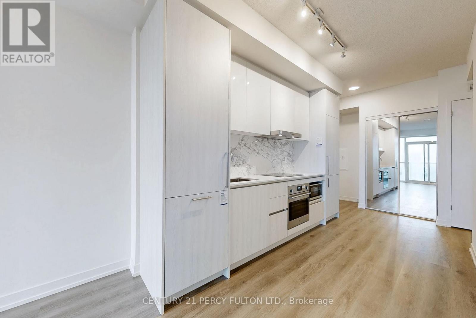 2108 - 225 Commerce Street, Vaughan, ON - Indoor