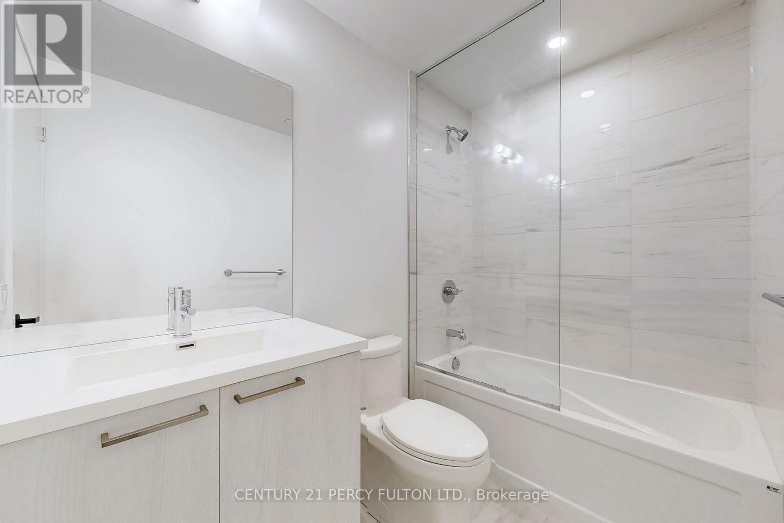 2108 - 225 Commerce Street, Vaughan, ON - Indoor Photo Showing Bathroom