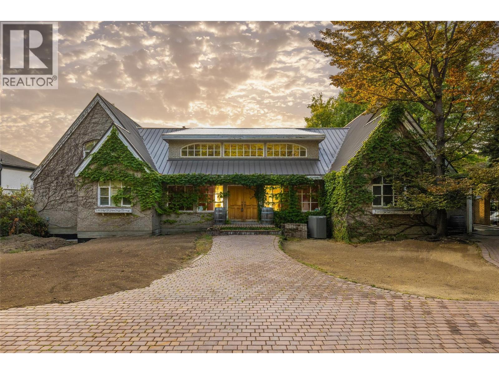 4614 Fuller Road, Kelowna, BC - Outdoor