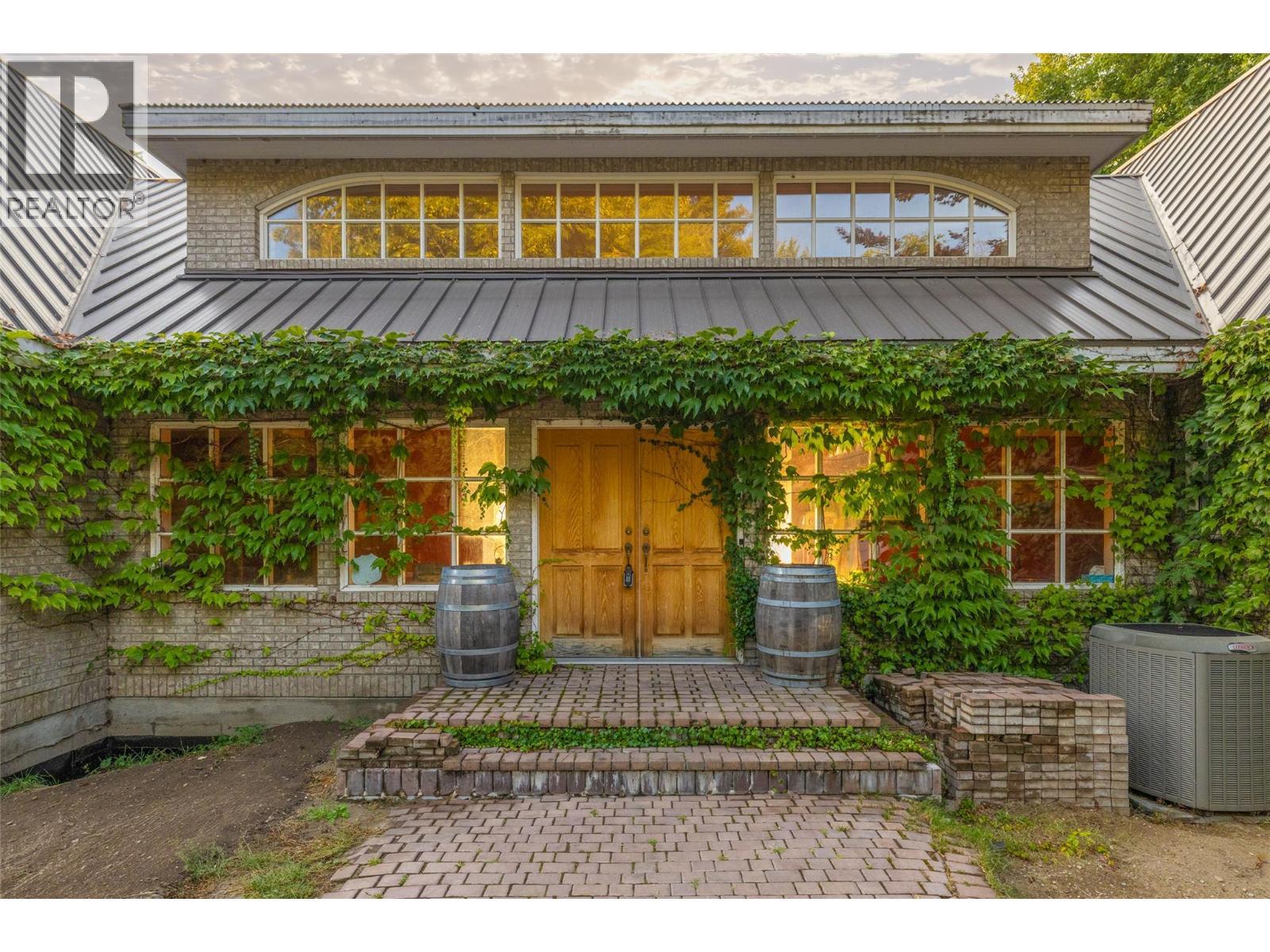 4614 Fuller Road, Kelowna, BC - Outdoor