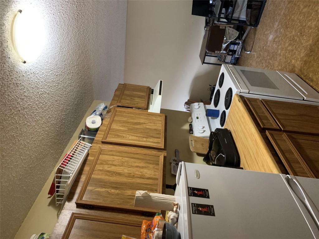 311-279 Alder Drive, Logan Lake, BC - Indoor Photo Showing Other Room