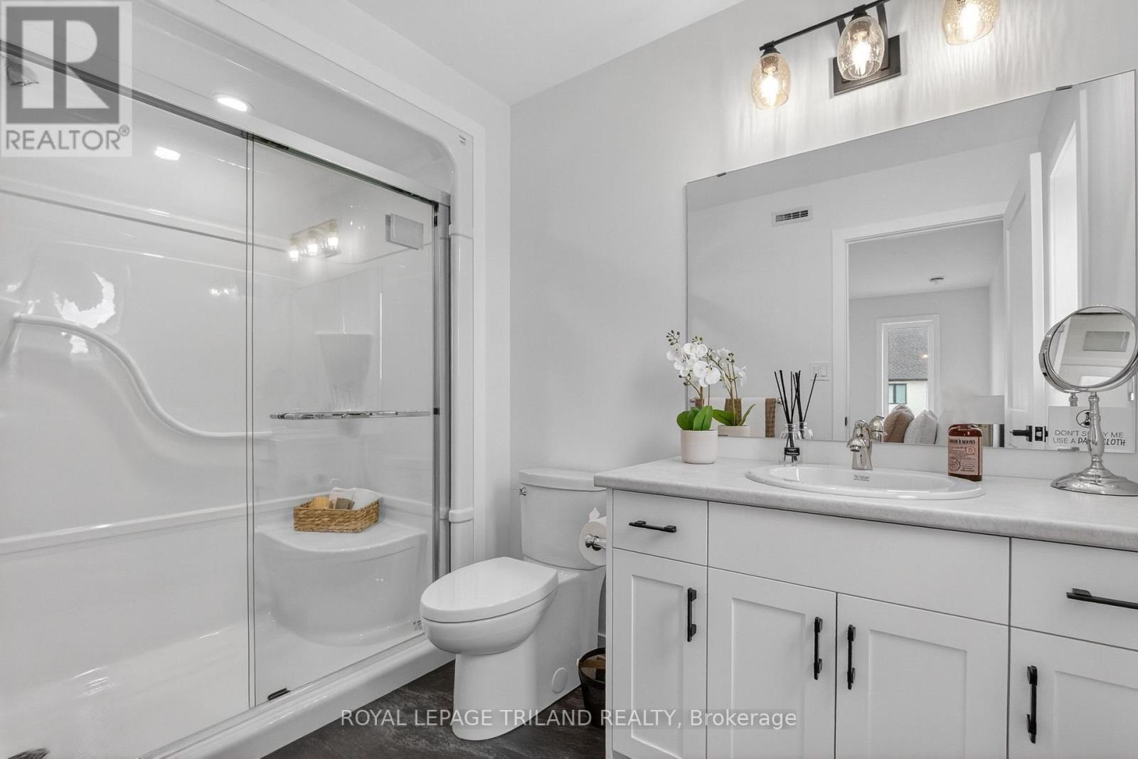 94 Styles Drive, St. Thomas, ON - Indoor Photo Showing Bathroom