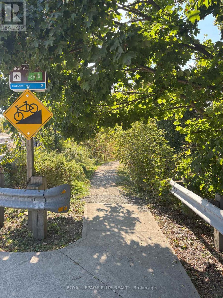 1631 Eglinton Avenue W, Mississauga, ON - Outdoor