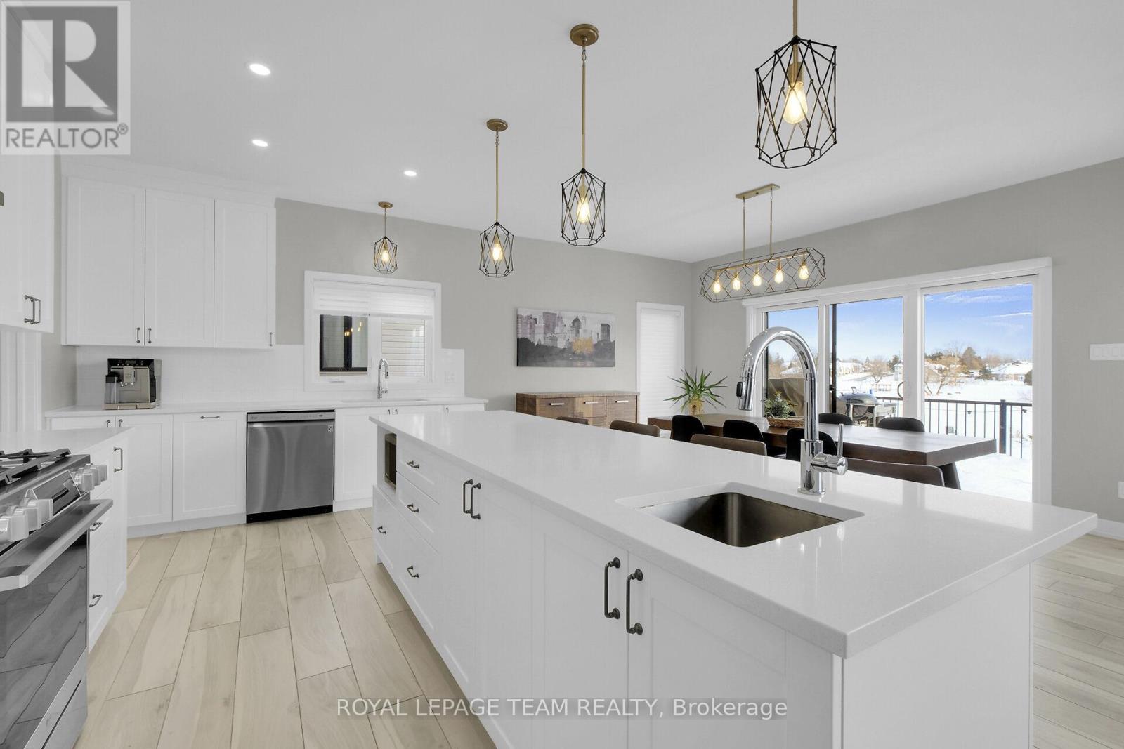 504 Barrage Street, Casselman, ON - Indoor Photo Showing Kitchen With Upgraded Kitchen