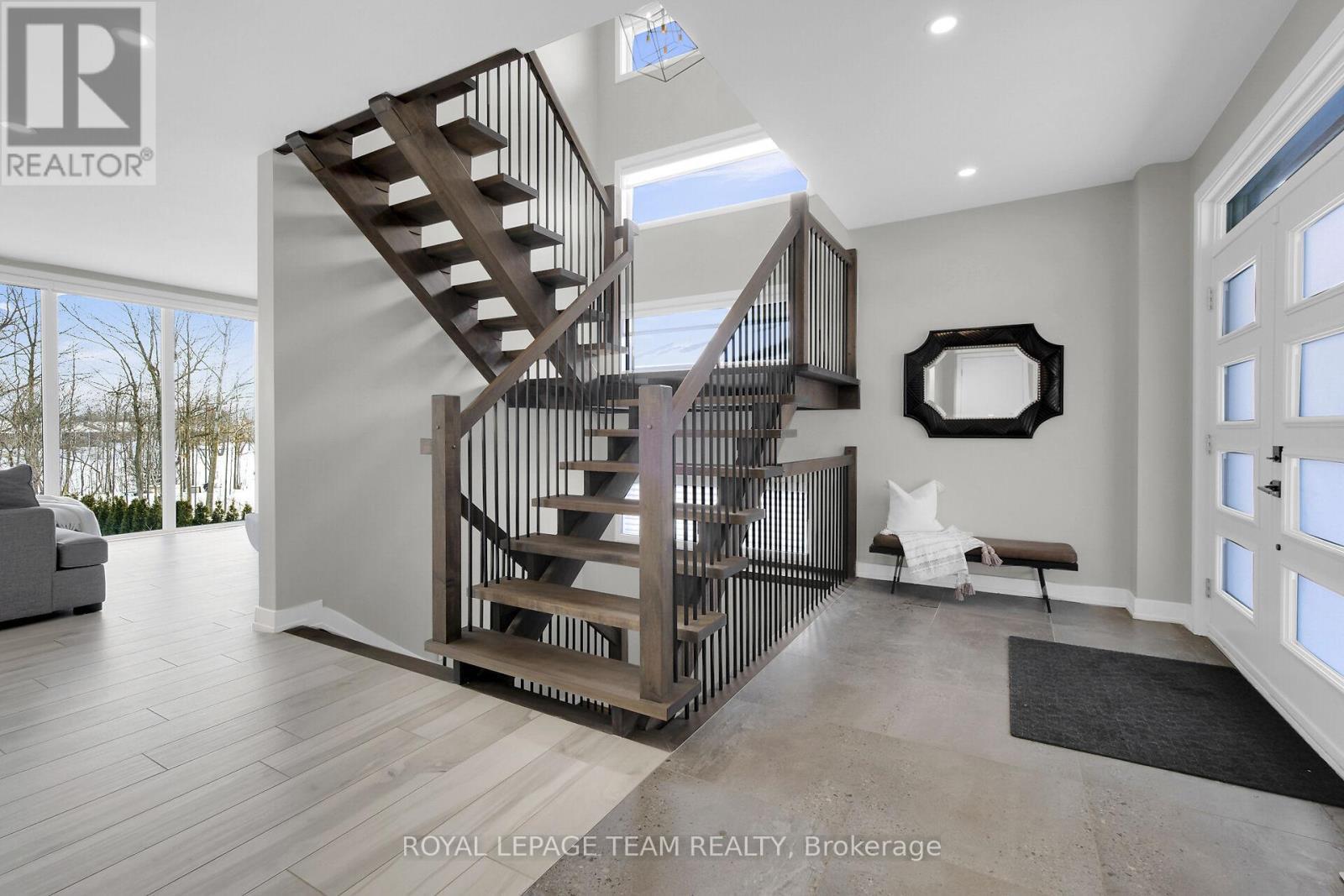 Meticulously maintained! - 504 Barrage Street, Casselman, ON - Indoor