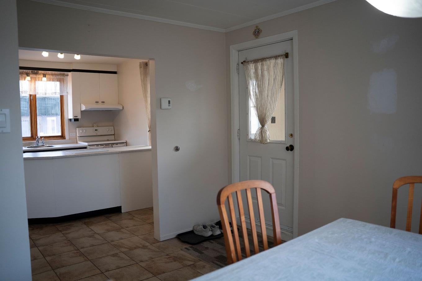 Hall - 1016 Rue De La Goélette, Havre-Saint-Pierre, QC - Indoor Photo Showing Other Room