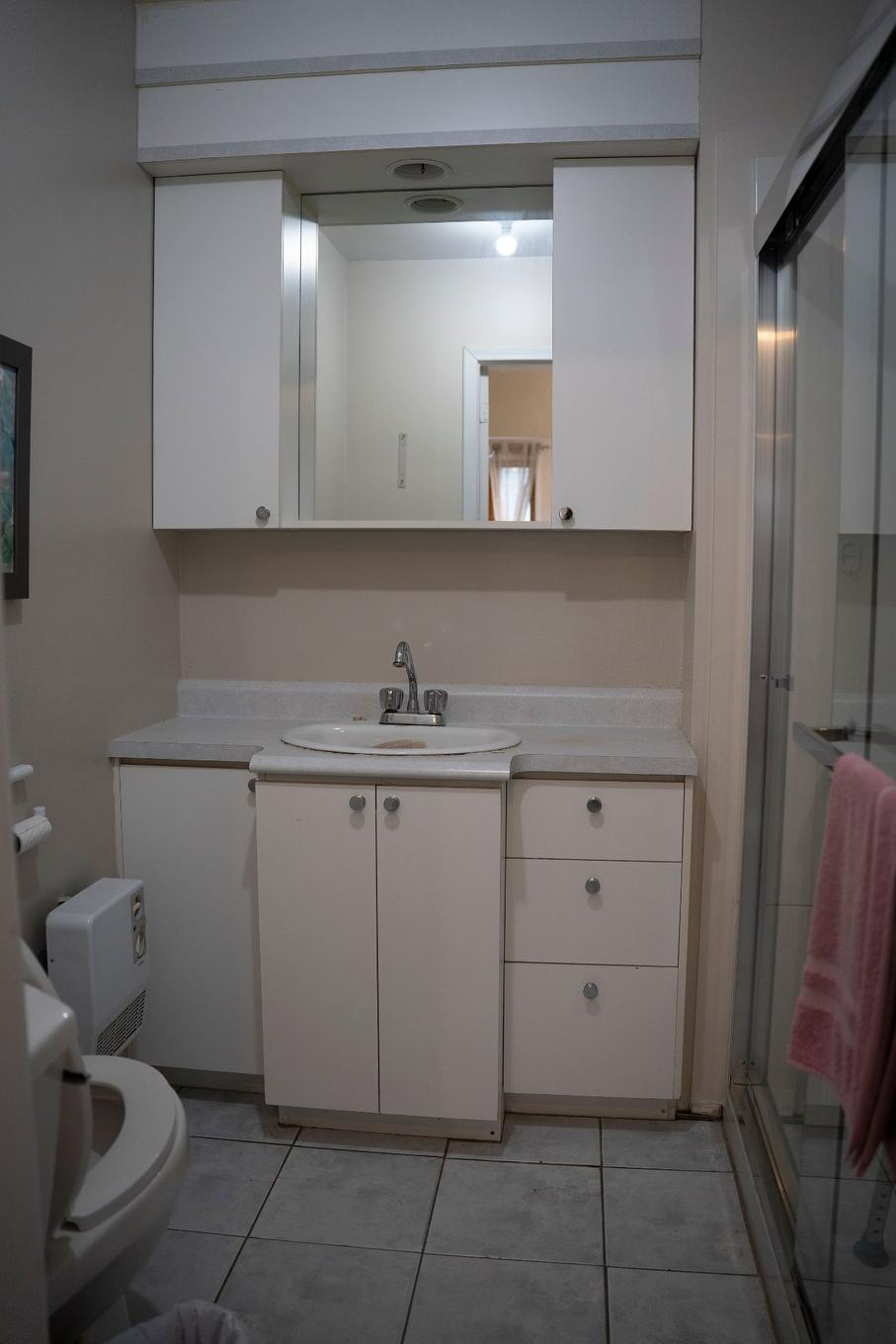 Bathroom - 1016 Rue De La Goélette, Havre-Saint-Pierre, QC - Indoor Photo Showing Bathroom