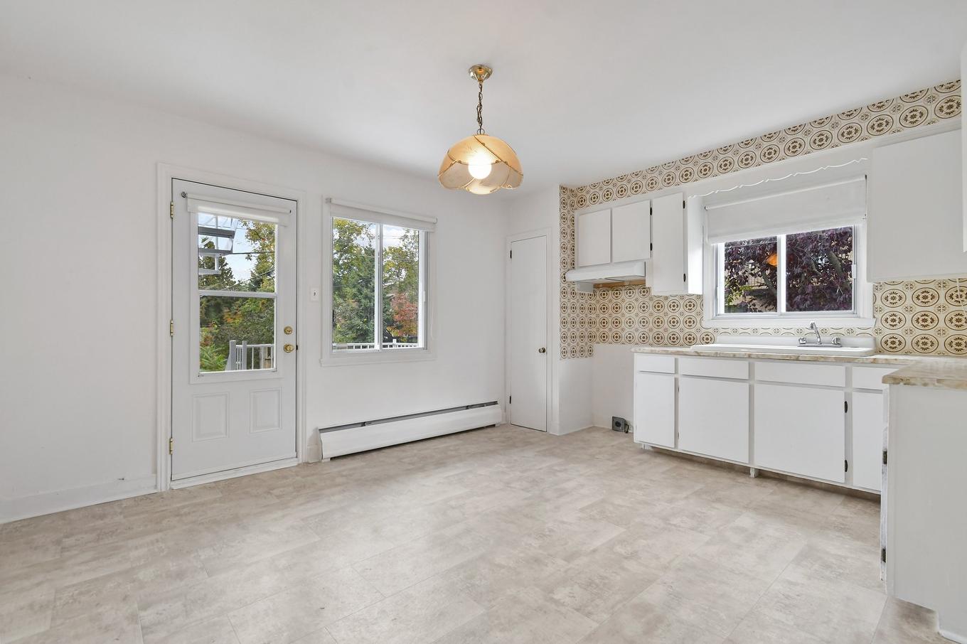 Kitchen - 5890 Rue Chauveau, Montréal (Mercier/Hochelaga-Maisonneuve), QC - Indoor Photo Showing Kitchen