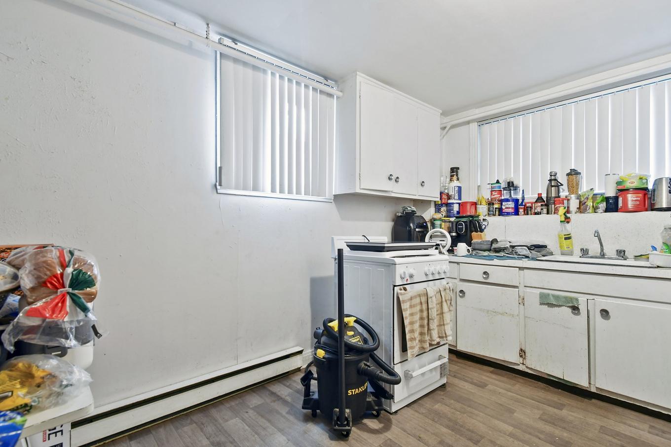 Kitchen - 5890 Rue Chauveau, Montréal (Mercier/Hochelaga-Maisonneuve), QC - Indoor