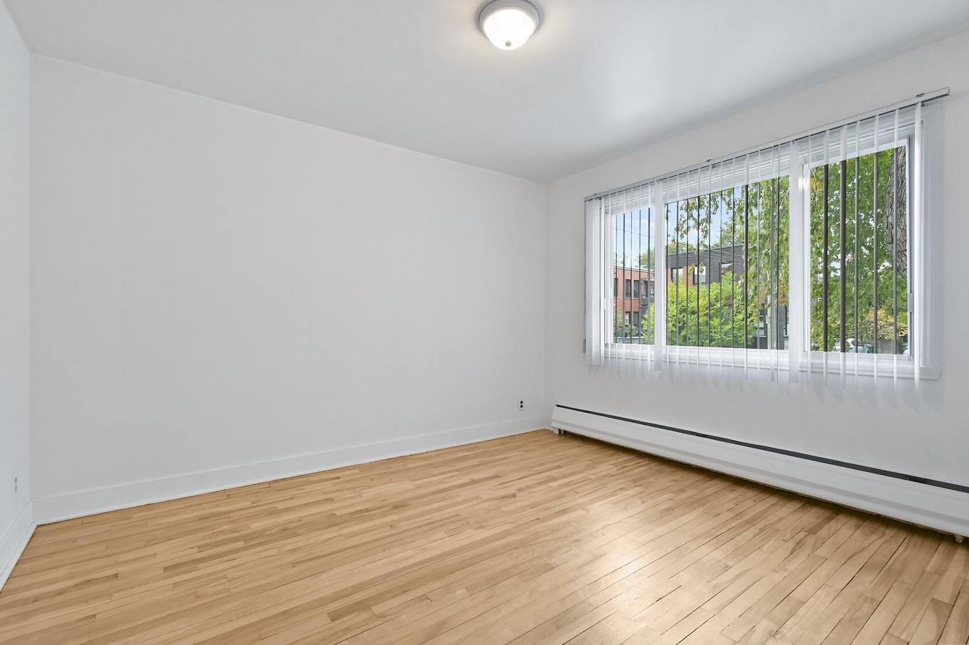 Primary bedroom - 5890 Rue Chauveau, Montréal (Mercier/Hochelaga-Maisonneuve), QC - Indoor Photo Showing Other Room