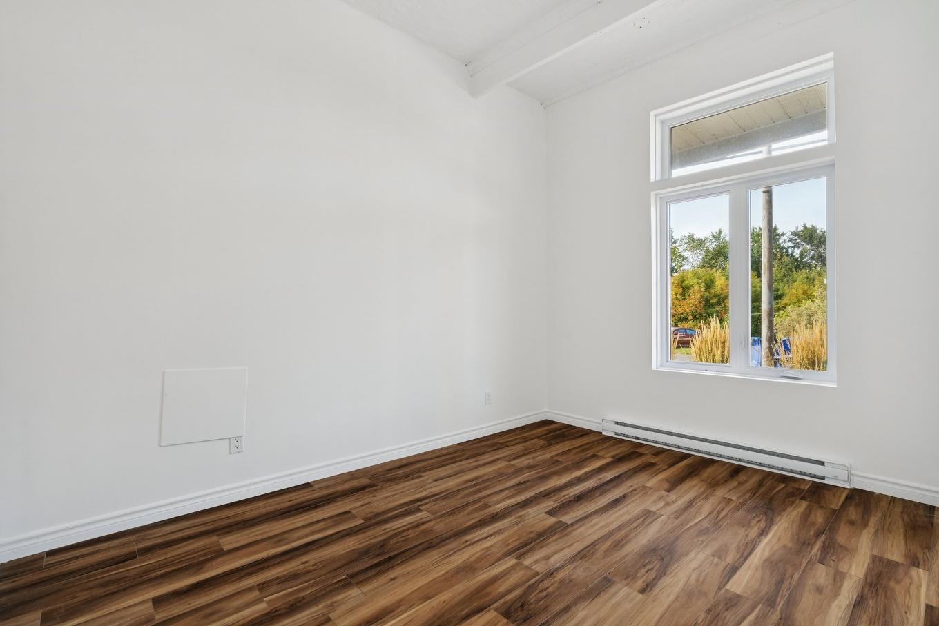 Bedroom - 3-1292 Ch. De L'Église, Saint-Polycarpe, QC - Indoor Photo Showing Other Room