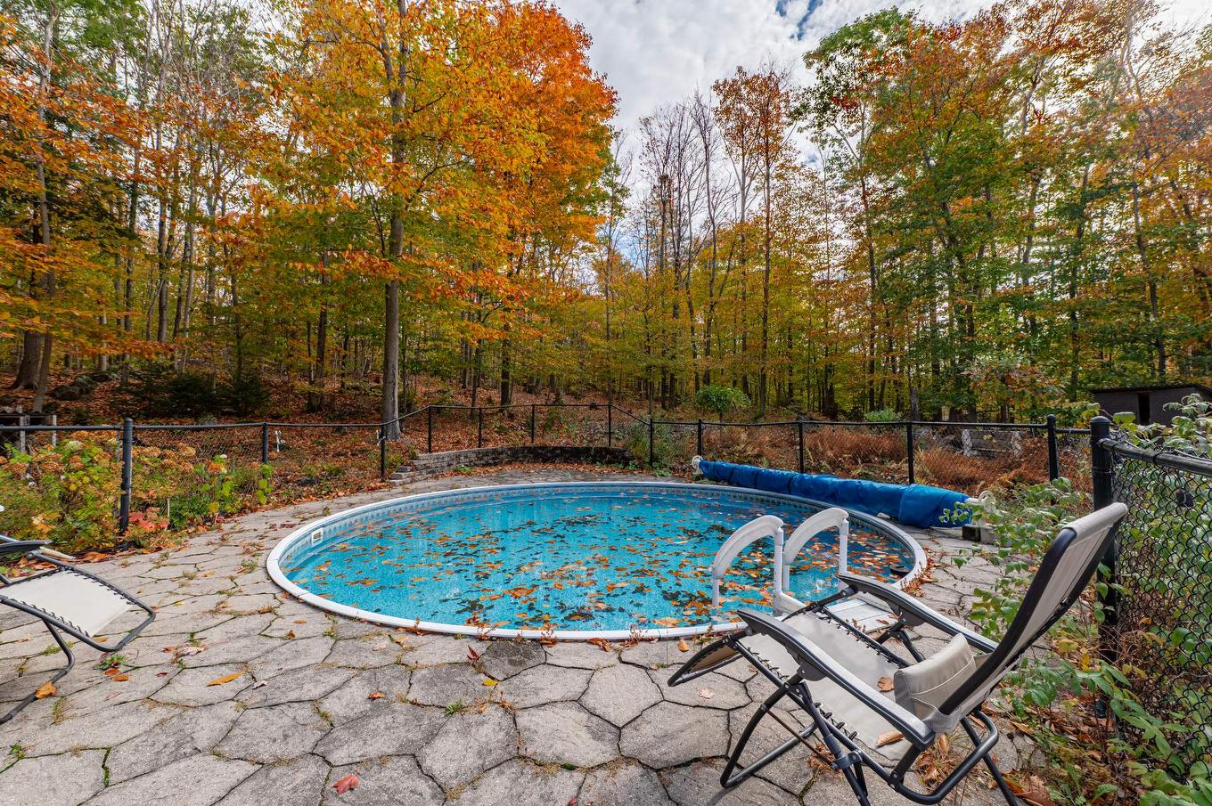 Patio - 390 Rue Du Clos-Du-Meunier, Prévost, QC - Outdoor With Backyard