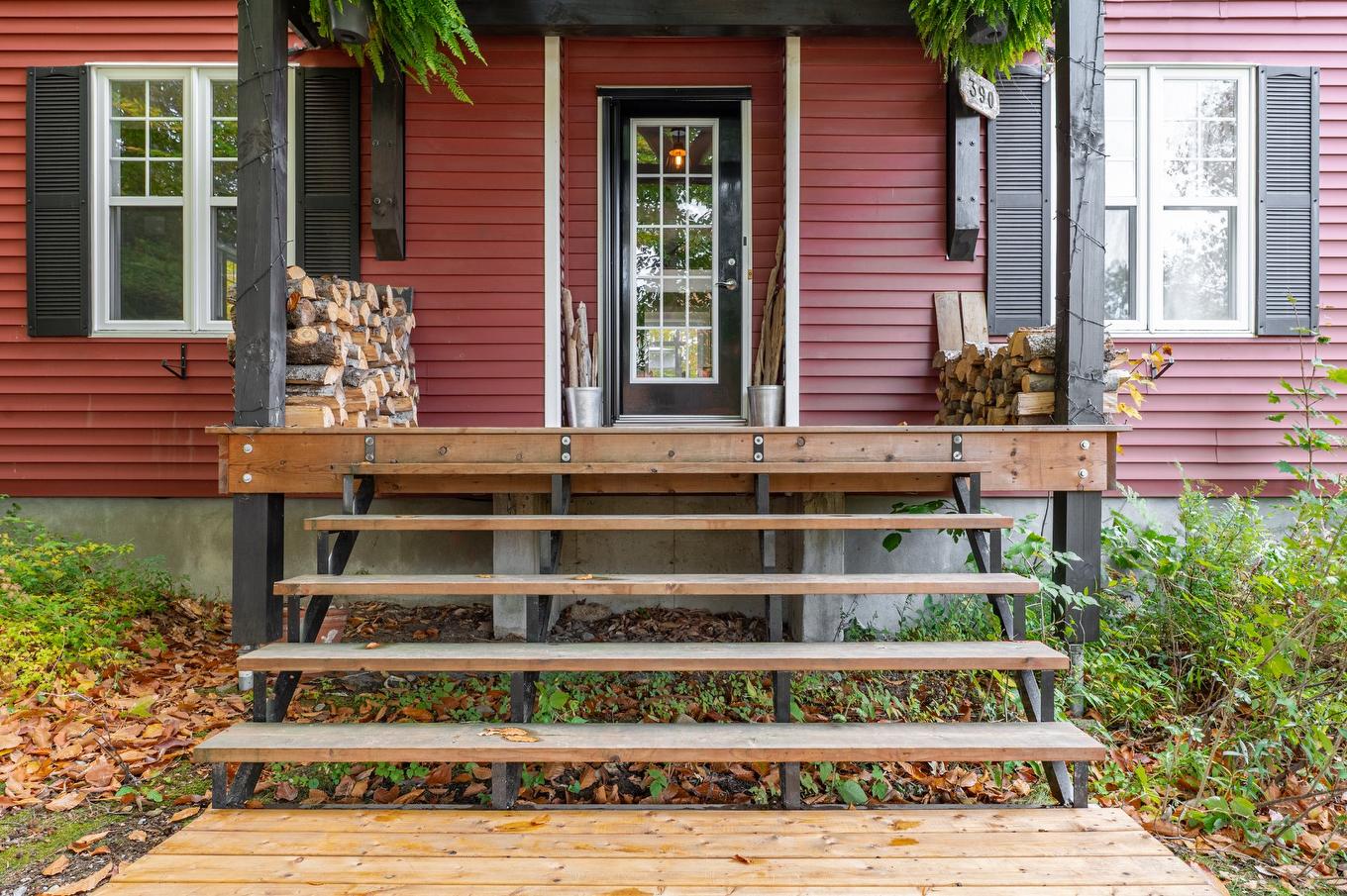 Frontage - 390 Rue Du Clos-Du-Meunier, Prévost, QC - Outdoor With Deck Patio Veranda