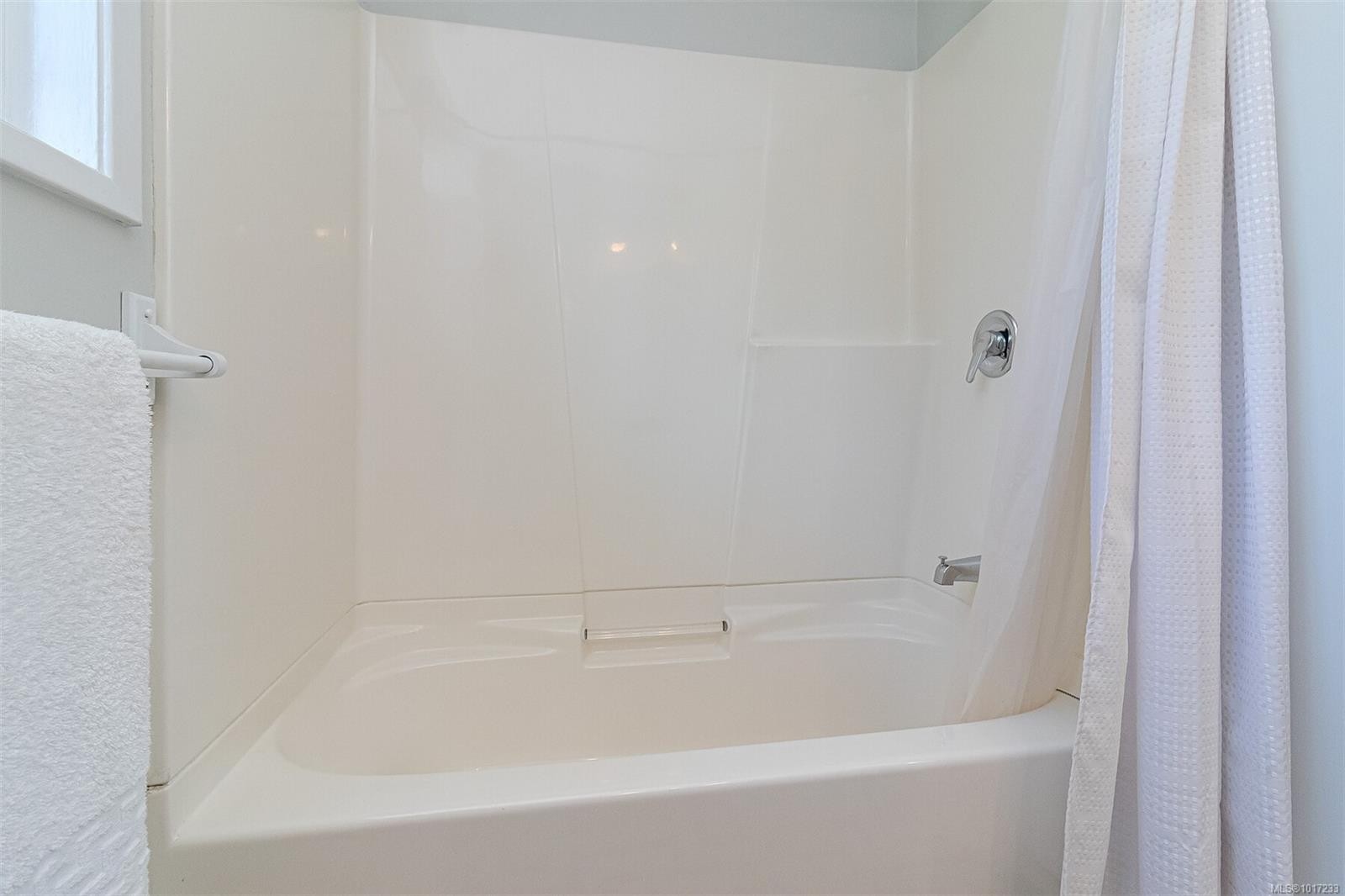 1961 Hovey Rd, Central Saanich, BC