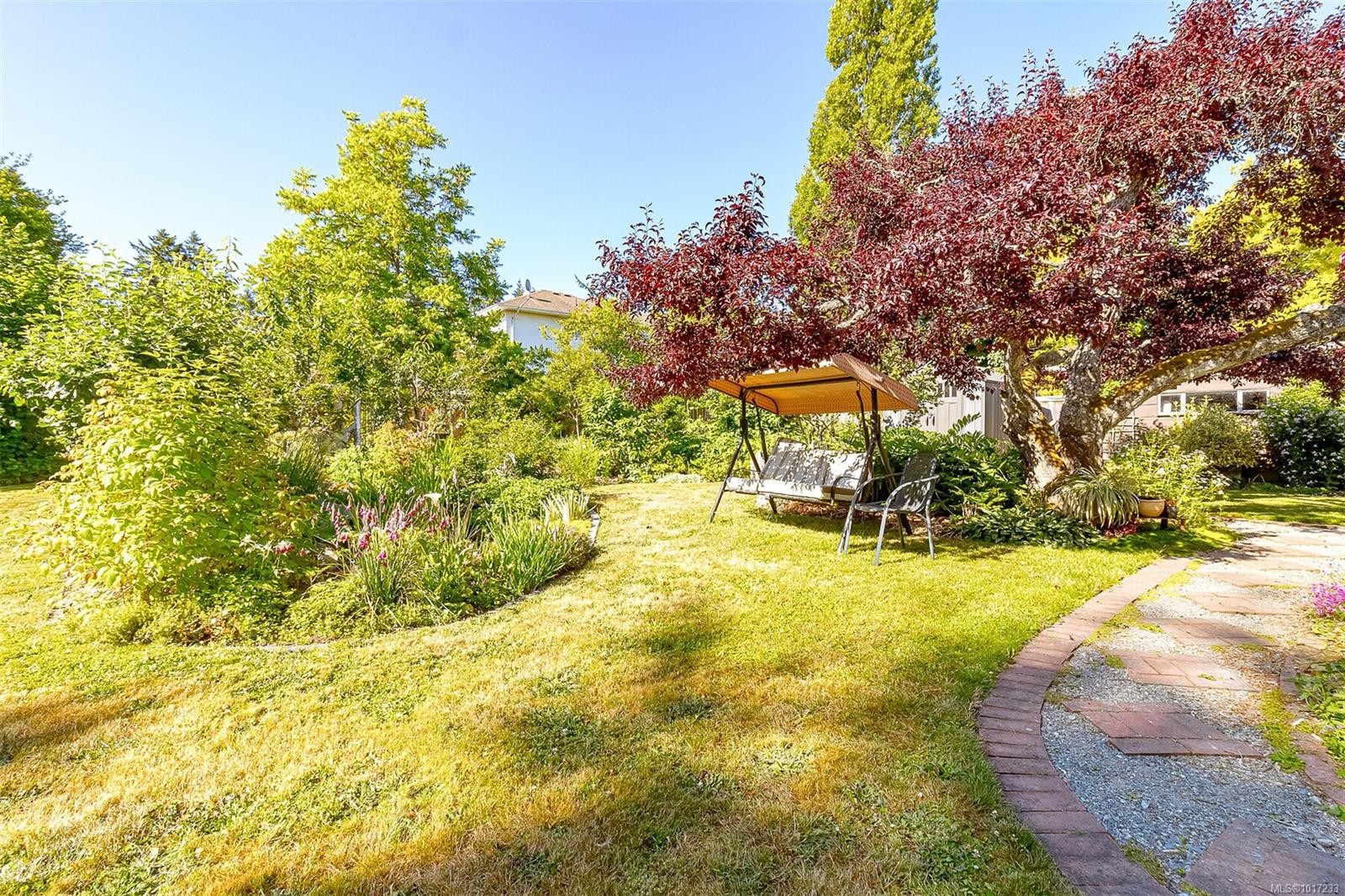 1961 Hovey Rd, Central Saanich, BC