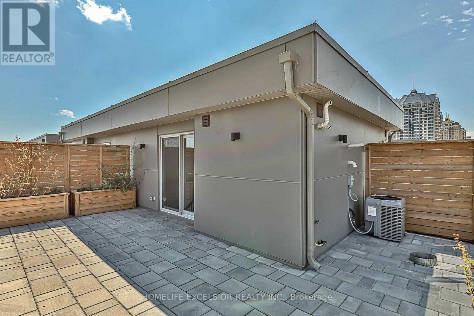 Unit 1 - 18 Greenbriar Road, Toronto, ON - Outdoor With Exterior