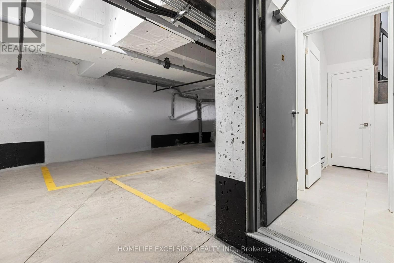 Unit 1 - 18 Greenbriar Road, Toronto, ON - Indoor