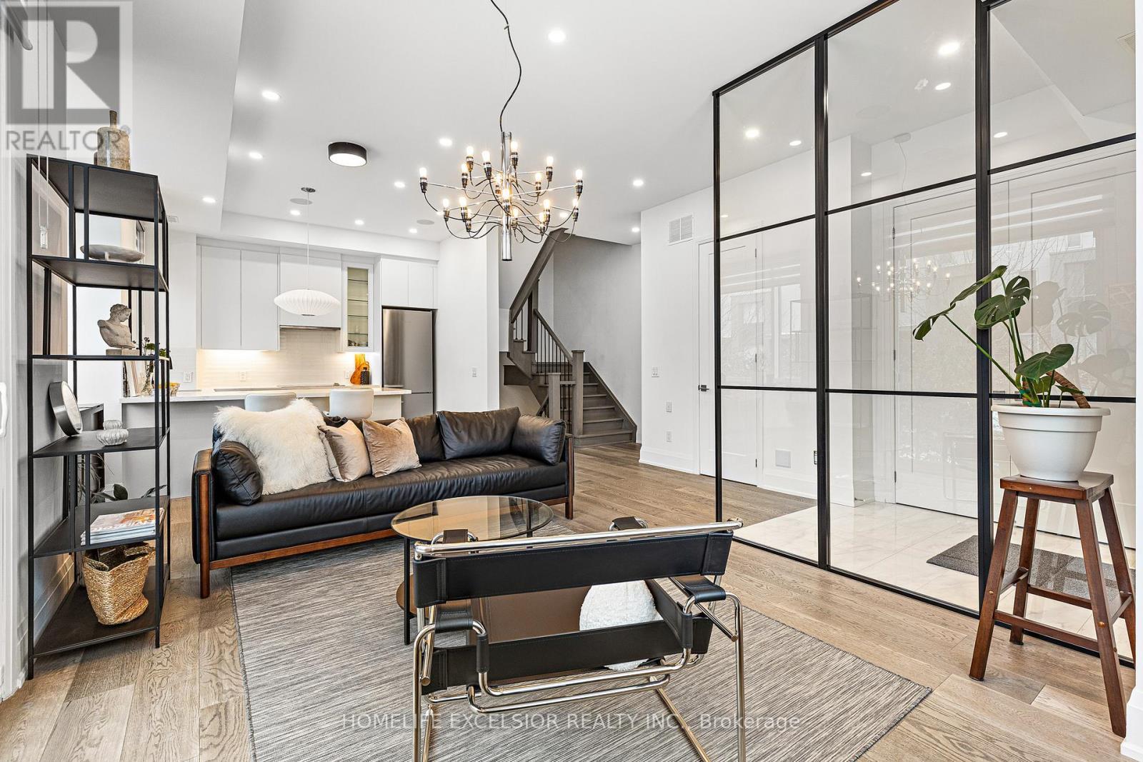 Unit 1 - 18 Greenbriar Road, Toronto, ON - Indoor