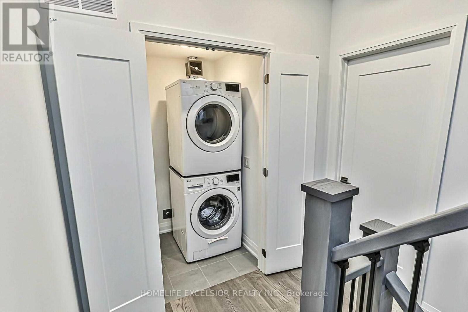 Unit 1 - 18 Greenbriar Road, Toronto, ON - Indoor Photo Showing Laundry Room