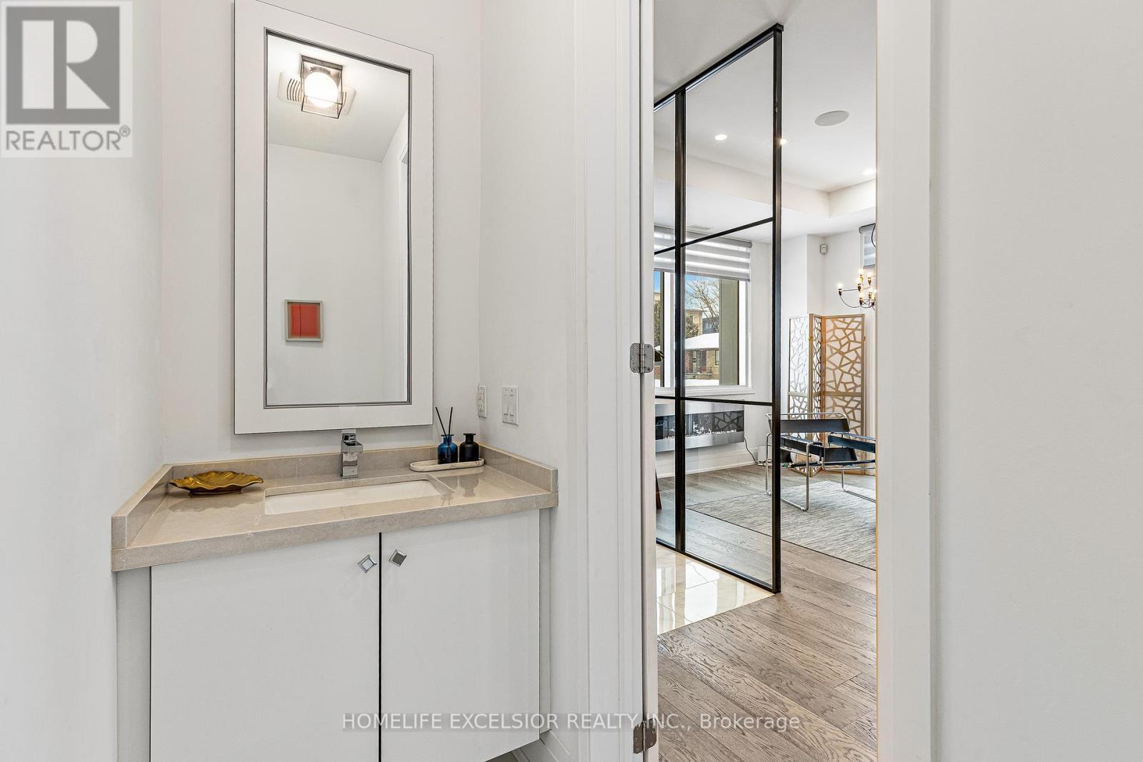 Unit 1 - 18 Greenbriar Road, Toronto, ON - Indoor Photo Showing Other Room