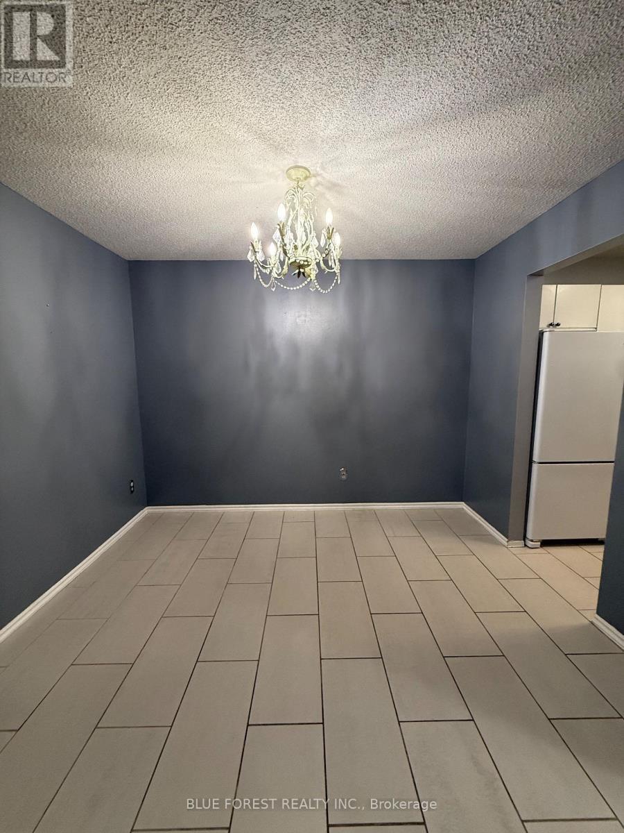 111 - 2228 Trafalgar Street, London East (East I), ON - Indoor