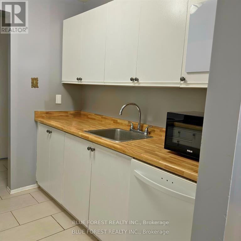 111 - 2228 Trafalgar Street, London East (East I), ON - Indoor